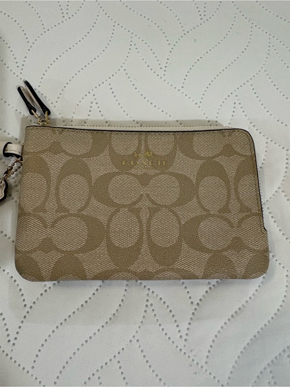 Signature Coach Double Corner Zip Wristlet in Light Khaki/Chalk
